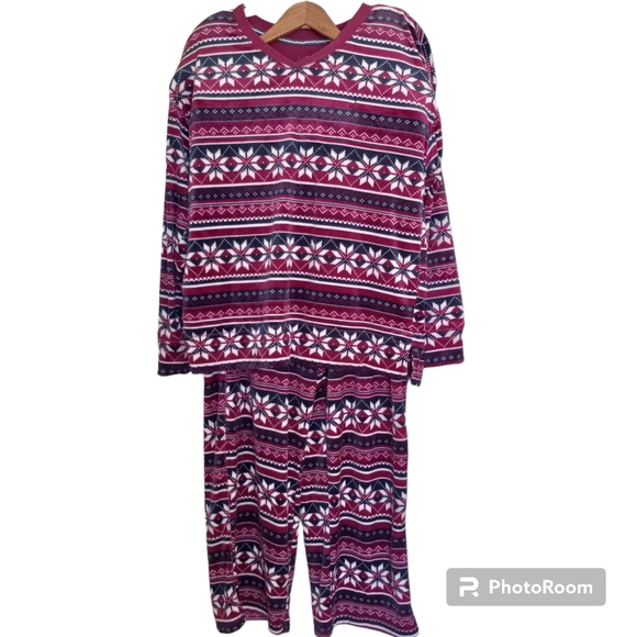 Women's Nautica winter / Christmas PJs size medium warm and cozy - Picture 1 of 4